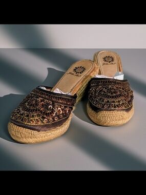 NWOT Yellow Box KINA Brown Embellished Espadrille Mule Size 6.5